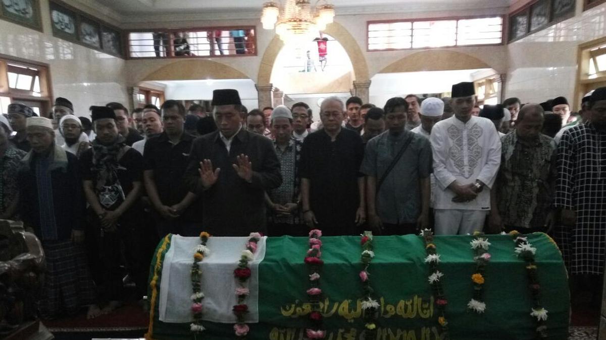 Alasan Mengapa Tidak Ada Doa Iftitah dalam Sholat Jenazah, Penjelasan Imam Nawawi