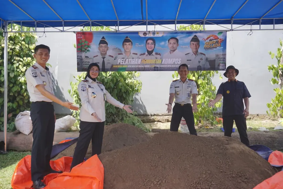 Warga binaan di Bangka Belitung dilatih mengolah limbah batu bara menjadi pupuk kompos ramah lingkungan.