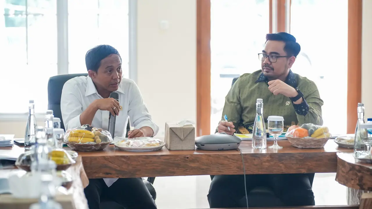 Menteri Kehutanan Raja Juli Antoni Bersama Wakil Menteri Kehutanan Sulaiman Umar (Istimewa)