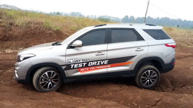DFSK Glory 560 L-Type 1.5 T CVT