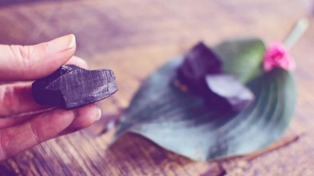 8 Manfaat Ajaib Charcoal Untuk Kulit Sehat Yang Jarang Diketahui Fashion Beauty Liputan6 Com