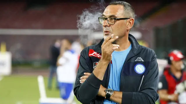 Sarri, Pelatih Juventus yang Menghisap Rokok Tiap 12 Menit Sekali