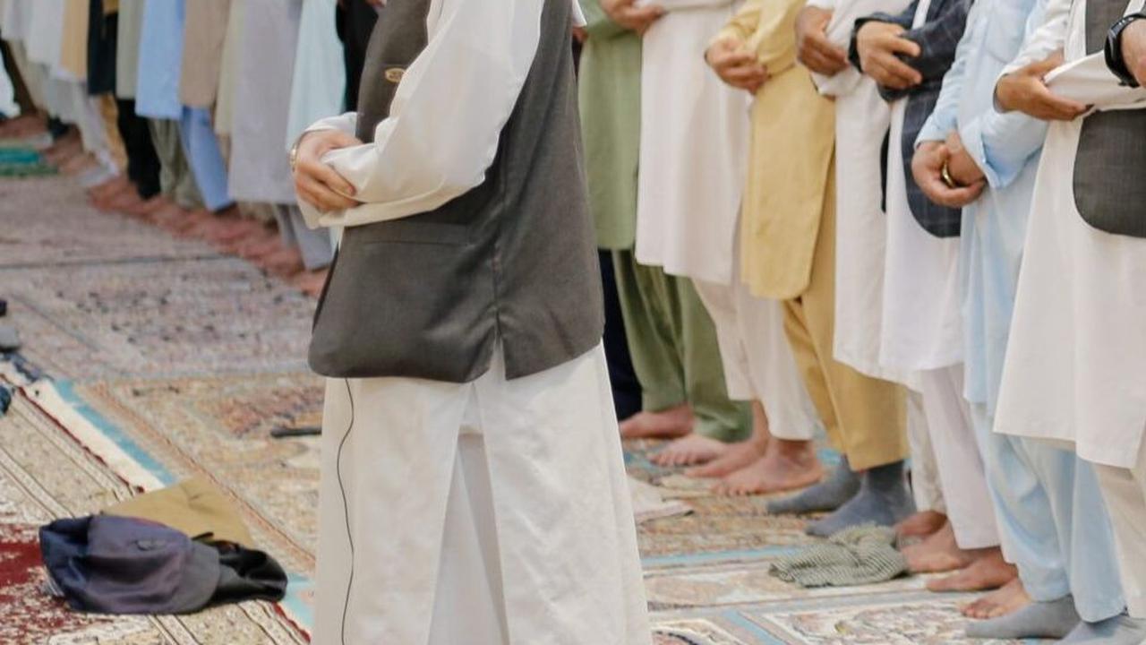 Niat Sholat Tarawih dan Witir Lengkap dengan Doa beserta Tata Caranya