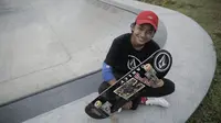 Sanggoe Dharma Tandjung, atlet skateboard Indonesia yang telah banyak meraih prestasi dunia. (Bola.com/Reza Bachtiar)