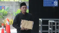 Terpidana kasus suap mantan Bupati Lampung Tengah Mustafa tiba untuk menjalani pemeriksaan di Gedung KPK, Jakarta, Rabu (12/6/2019). Mustafa diperiksa sebagai saksi kasus dugaan suap dan gratifikasi pengadaan barang dan jasa di lingkungan Pemkab Lampung Tengah TA 2018. (merdeka.com/Dwi Narwoko)