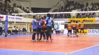 Tim putri Jakarta Elektrik PLN memetik kemenangan 3-0 (25-19, 25-10, 20-25) atas Jakarta BNI Taplus, pada laga lanjutan Proliga 2017 di GOR Ken Arok, Malang, Minggu (29/1/2017). (Bola.com/Andhika Putra)