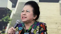 Popong Otje Djundjunan anggota Komisi X DPR atau yang biasa disapa Ceu Popong saat menjadi pembicara pada diskusi RUU Perbukuan, Pressroom DPR RI, Jakarta, Selasa (26/5/2015). (Liputan6.com/Helmi Afandi)
