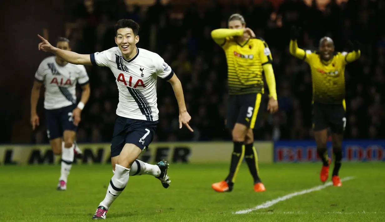 Pemain Tottenham Hotspurs, Son Heung Min merayakan golnya ke gawang Watford pada lanjutan Liga Premier Inggris di Stadion Vicarage Road, Inggris, Selasa (29/12/2015) dini hari WIB.  Spurs menang 2-1. (Reuters/Eddie Keogh)