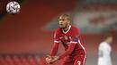 Fabinho bisa dikatakan sebagai 'baterai'-nya Liverpool. Ia memiliki kemampuan dalam membaca permainan dan mengantisipasi umpan. Musim ini, ia tercatat mampu menorehkan empat tekel dan dua intersep per laga di Liga Champions. (AFP/Peter Powell)