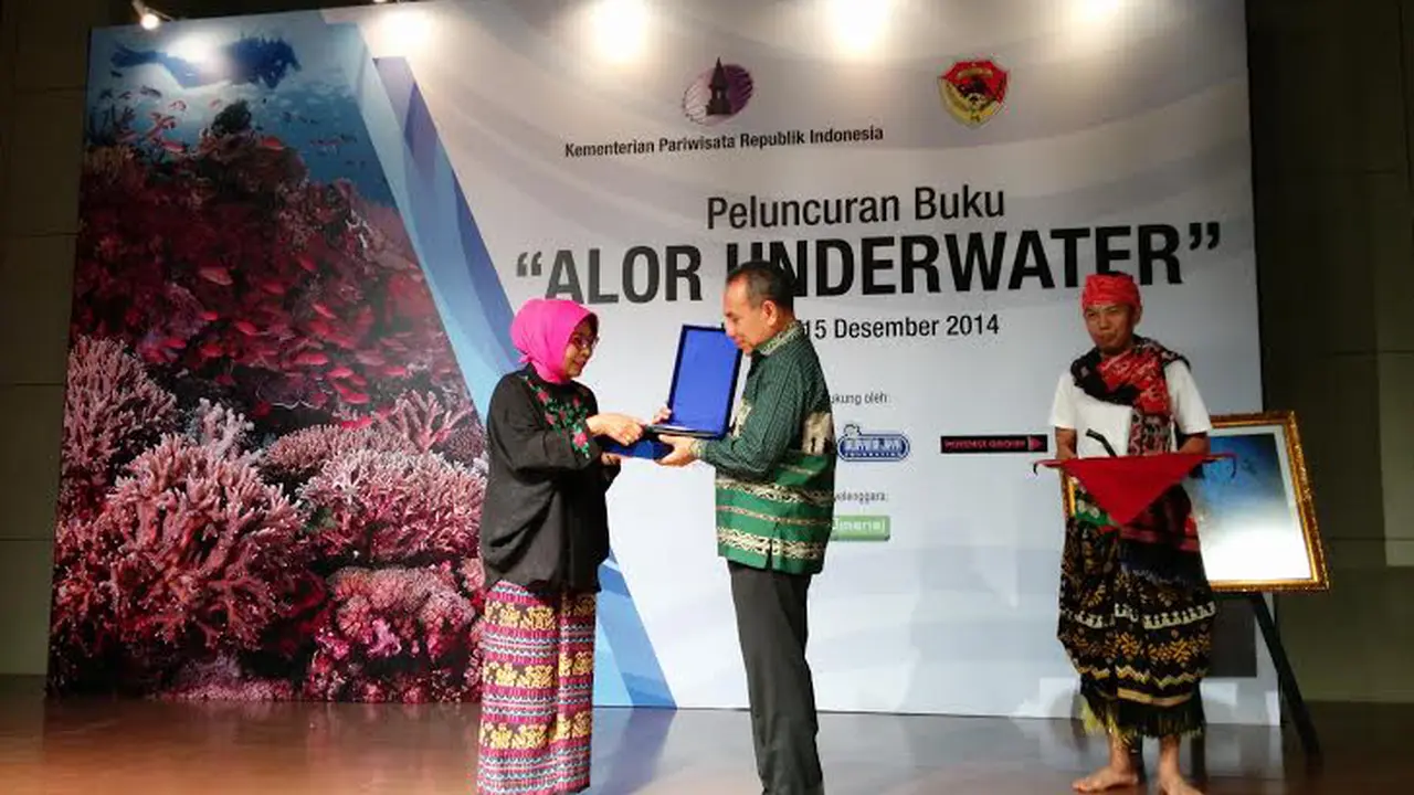 Buku Alor Underwater: Mimpi Tertunda yang Kini Jadi Kenyataan