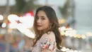 Gaya berpakaian Prilly Latuconsina kerap jadi sorotan. Dengan tubuh mungilnya, artis kelahiran Tangerang ini selalu tampil fashionable di berbagai kesempatan. (Instagram/prillylatuconsina96).