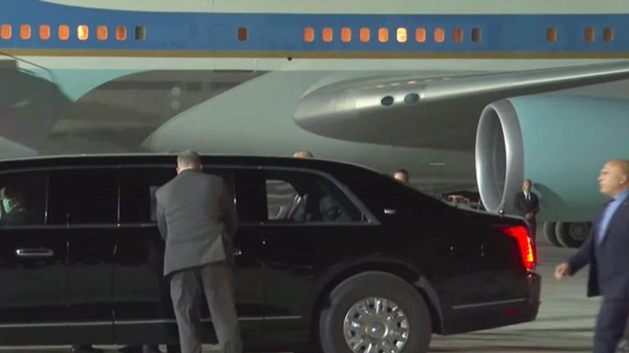 Punya banyak sistem perlindungan dan senjata untuk menjaga keselamatan Presiden Joe Biden saat ini. 

Misalnya kaca antipeluru, kabin antiserangan gas berbahaya, ban antipecah, dan antigranat. Kabarnya gagang pintunya dapat mengaliri listrik 120 volt un