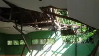 Siswa SDN Ciganas Sukabumi Terpaksa Ujian di Musalah Usai Atap Kelas Roboh Total