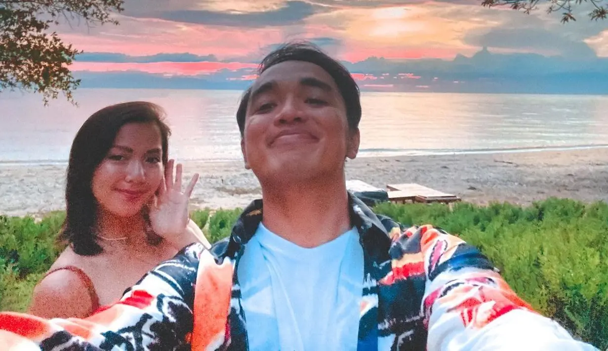 Selain itu, penyanyi yang satu ini juga berbagi tips tentang menangani sendiri virus yanng tengah mewabah tersebut. Salah satu hal penting, bagi Dipha harus tetap berpikiran positif. (Instagram/diphabarus)