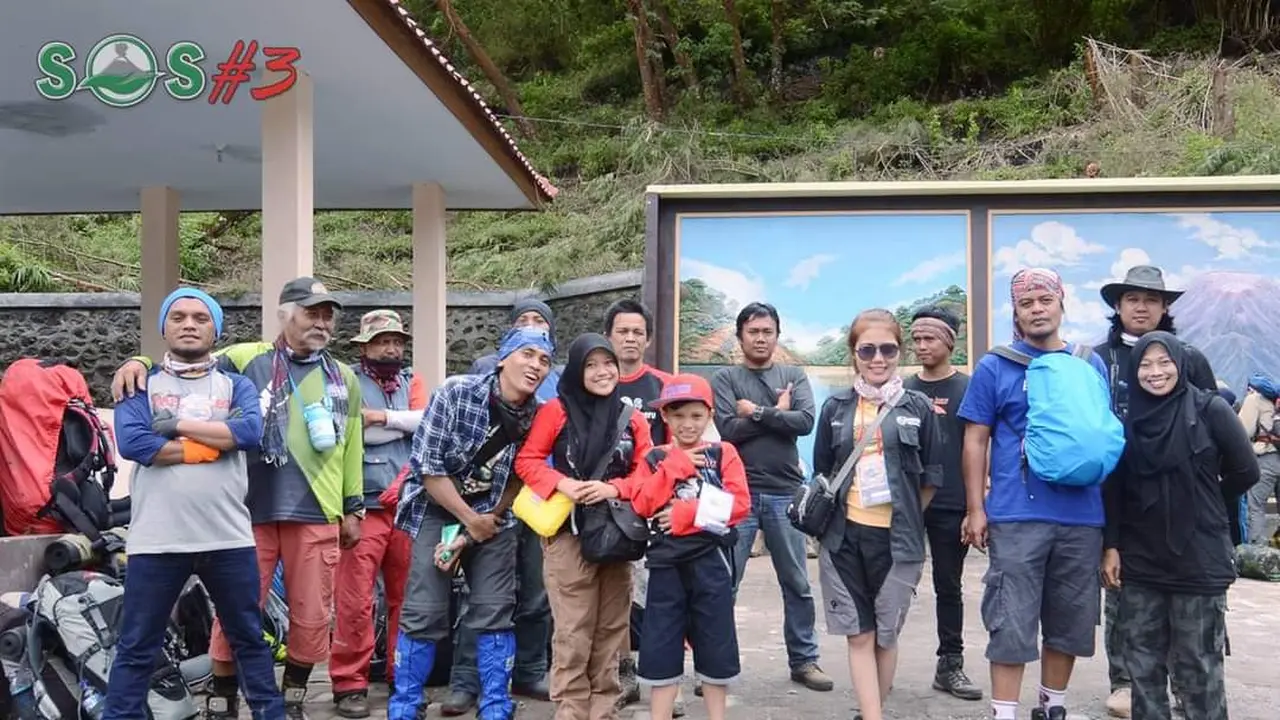 Dodo bersama Para Pendaki Gunung Semeru