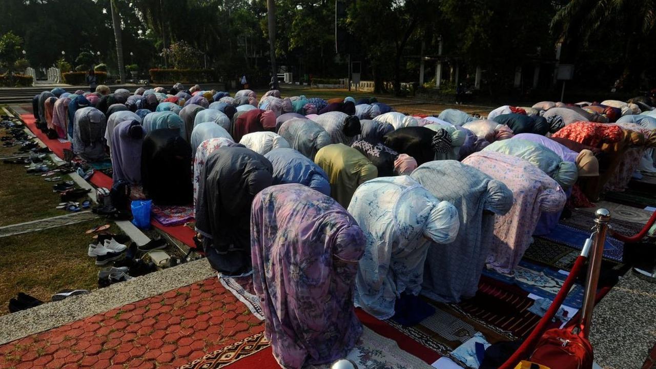 Surat edaran tersebut juga ditujukan kepada masyarakat agar turut partisipasi secara keseluruhan menggelar Salat Istisqa untuk memohon turunnya hujan.