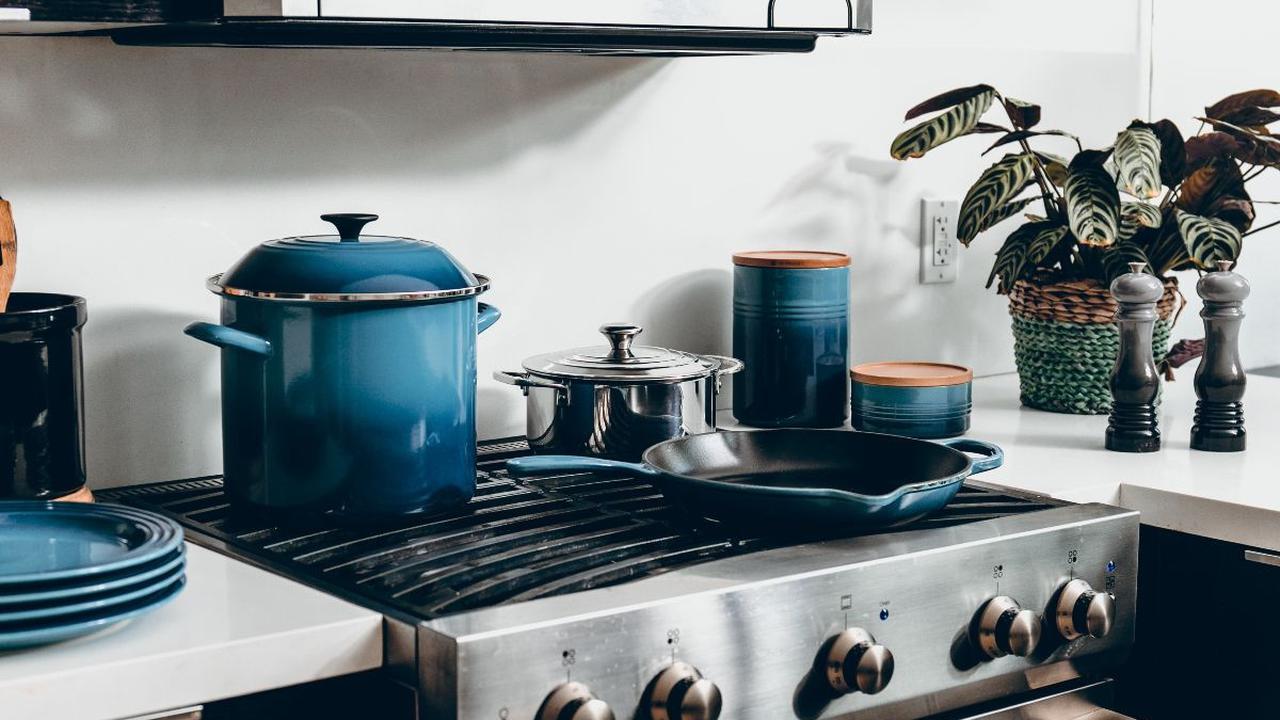 Kabinet Dapur Minimalis Modern Besi