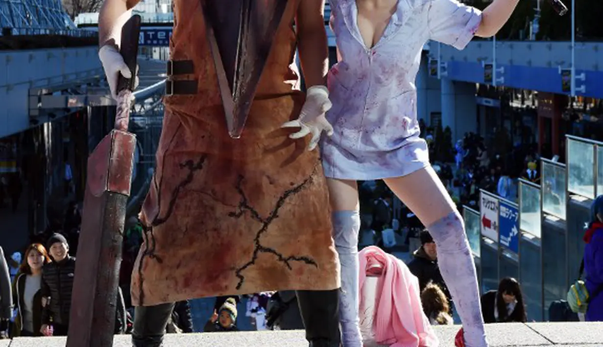 Salah satu kostum Cosplay yang unik di di Cosplay Festa TDC (Tokyo Dome City) di Tokyo pada tanggal 10 Januari 2015. (AFP Photo/Toshifumi Kitamura)