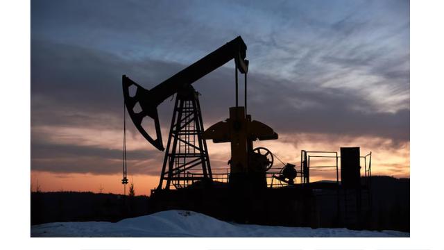 Harga Minyak Dunia. Foto: Freepik/Artphoto_studio