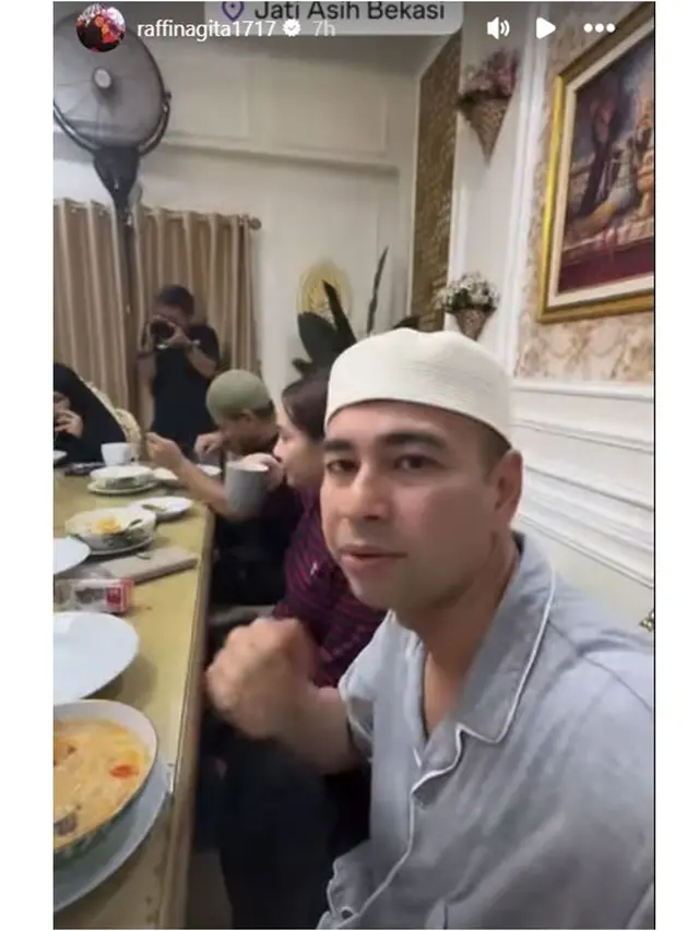 6 Momen Sahur Bareng Keluarga Raffi Ahmad di Rumah Pak Muh, Rayyanza Ikut