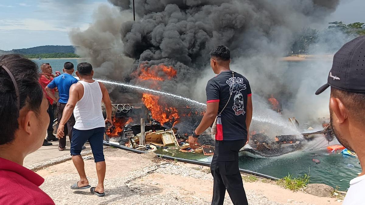 Speedboat Cagub Maluku Utara Benny Laos Terbakar