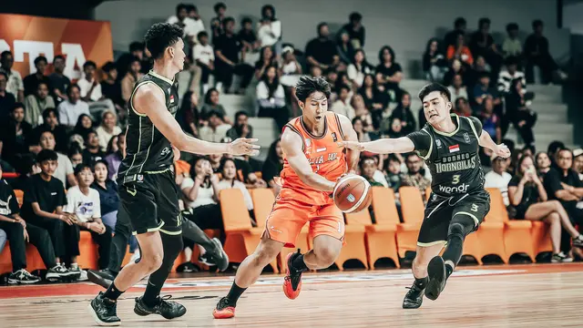 Duel sengit Pelita Jaya vs Borneo di IBL 2025