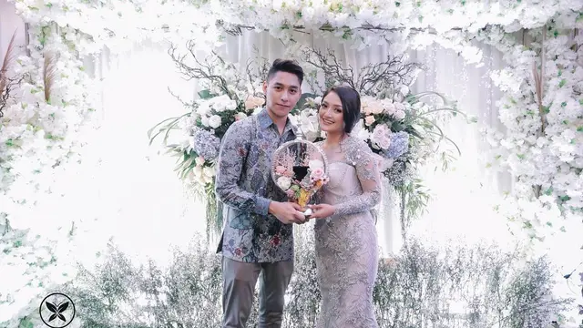 Siti Badriah dan Krisjiana Baharudin