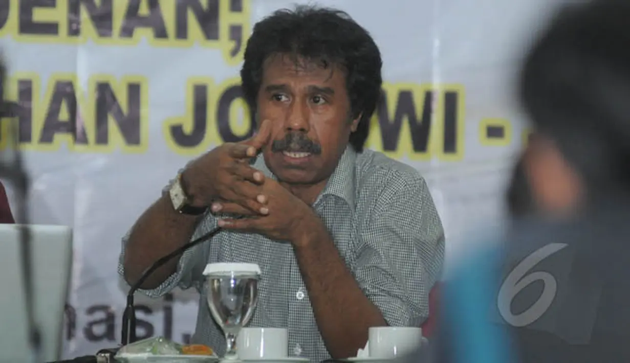 Pakar hukum tata negara Prof Margarito saat menjadi pembicara dalam diskusi bertajuk 'Pembubaran Unit Staf Kepresidenan' di Jakarta, Senin (2/2). (Liputan6.com/Herman Zakharia)