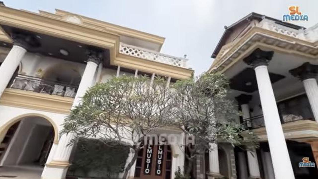 Potret Fasad Depan Rumah Sule/Youtube/SL Media