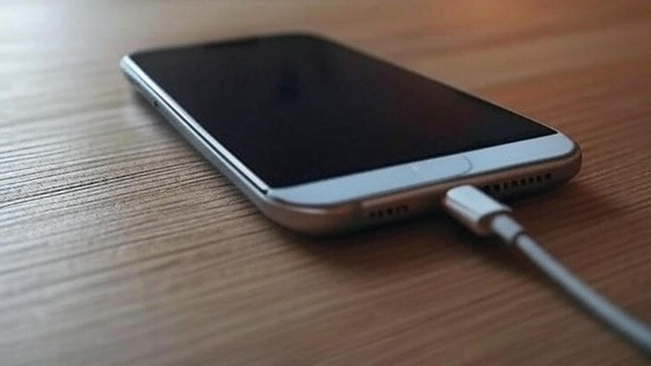 Mengecas Handphone