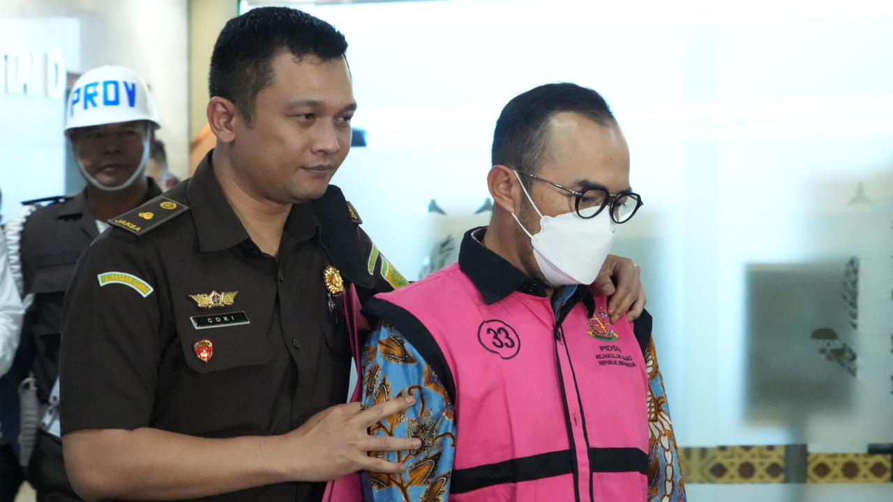 Tersangka kasus korupsi minyak mentah Pertamina