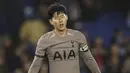 Ekspresi kecewa pemain Tottenham Hotspur, Son Heung-min setelah timnya kalah 2-4 dari Brighton pada laga lanjutan Liga Inggris 2023/2024 di American Express Community Stadium, Brighton, Inggris, Jumat (29/12/2023) dini hari WIB. (AP Photo/Ian Walton)