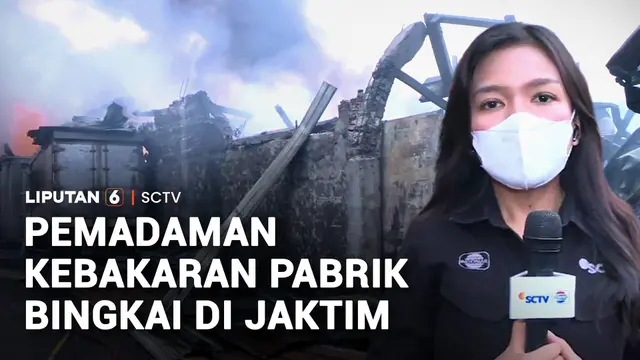 Pemadaman Kebakaran Pabrik Bingkai di Jaktim
