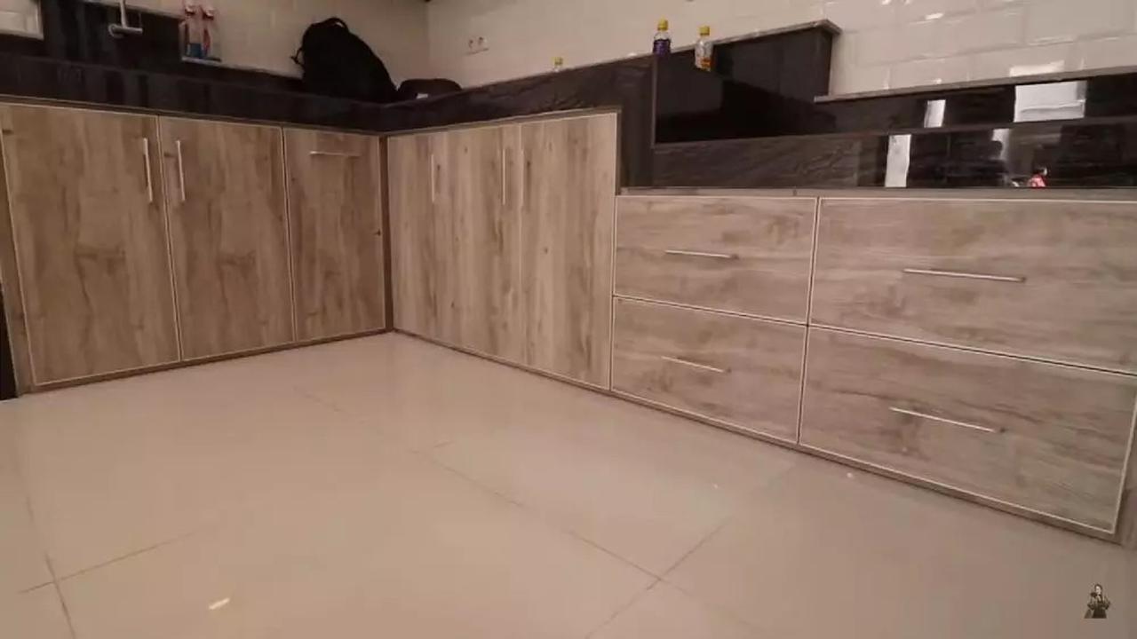 5 Potret Dapur Sederhana di Rumah Mewah Lucinta Luna, Pakai Kompor Sejuta Umat & Tak Ada Meja Makan