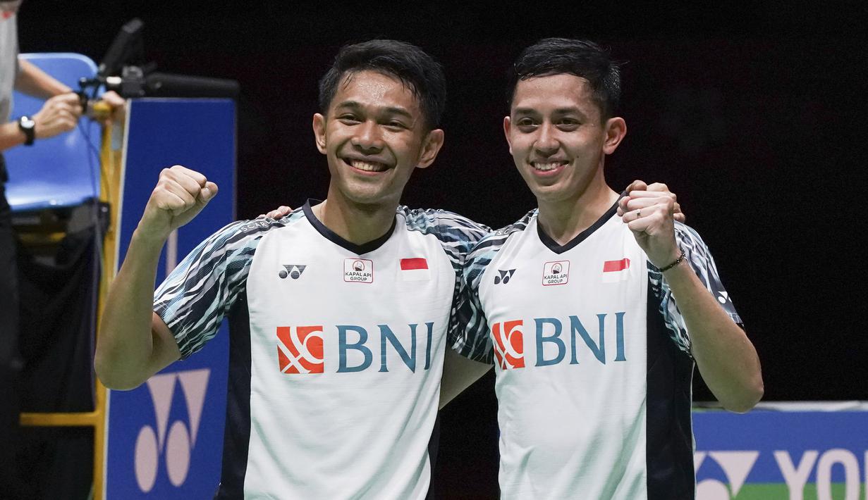 Fajar Alfian/Muhammad Rian Ardianto tampil meyakinkan pada final di Axiata Arena, Kuala Lumpur. Mereka menang dua gim langsung 21-12, 21-19. (AP Photo/Kien Huo)