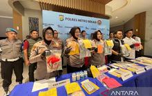 Polres Metro Bekasi Ungkap 18 Kasus Peredaran Obat Keras Bekasi, 21 Tersangka Diamankan