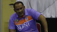Pelatih putri Jakarta BNI 46 Risco Herlambang bersyukur dapat merebut tempat ketiga Proliga 2019. (Liputan6.com/Bogi Triadi)