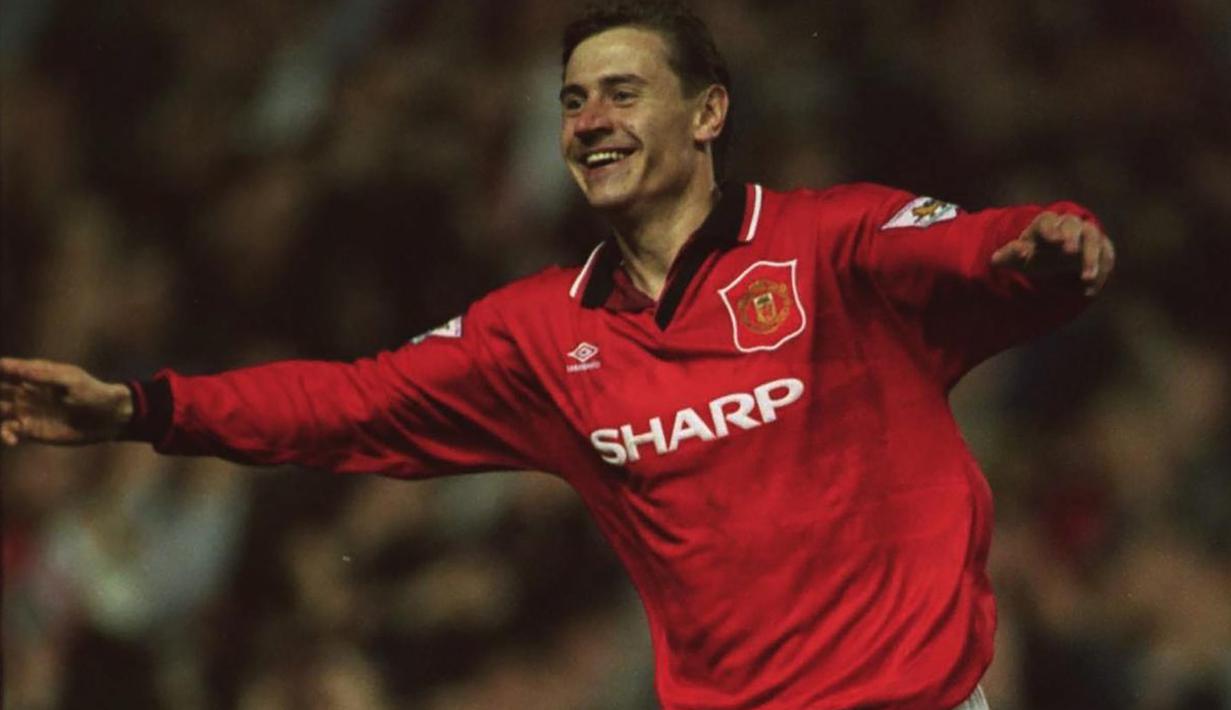 Andrei Kanchelskis. Gelandang berusia 53 tahun yang pensiun Januari 2007 bersama KS Samara ini pernah memperkuat MU, Everton, Man City dan Southampton di Liga Inggris. Total 12 tahun mulai 1991 hingga 2003 ia tampil dalam 151 laga di Liga Inggris dengan torehan 43 gol dan 15 assist. (manutd.com)