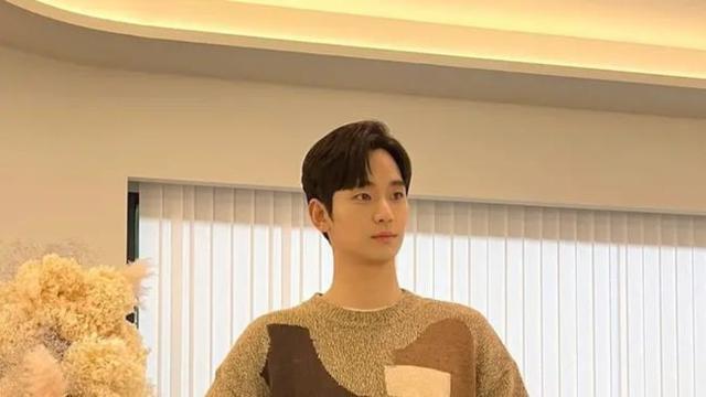 Kontroversi Kim Soo Hyun jadi perbincangan netizen. (credit:instagram.com/soohyun_k216)