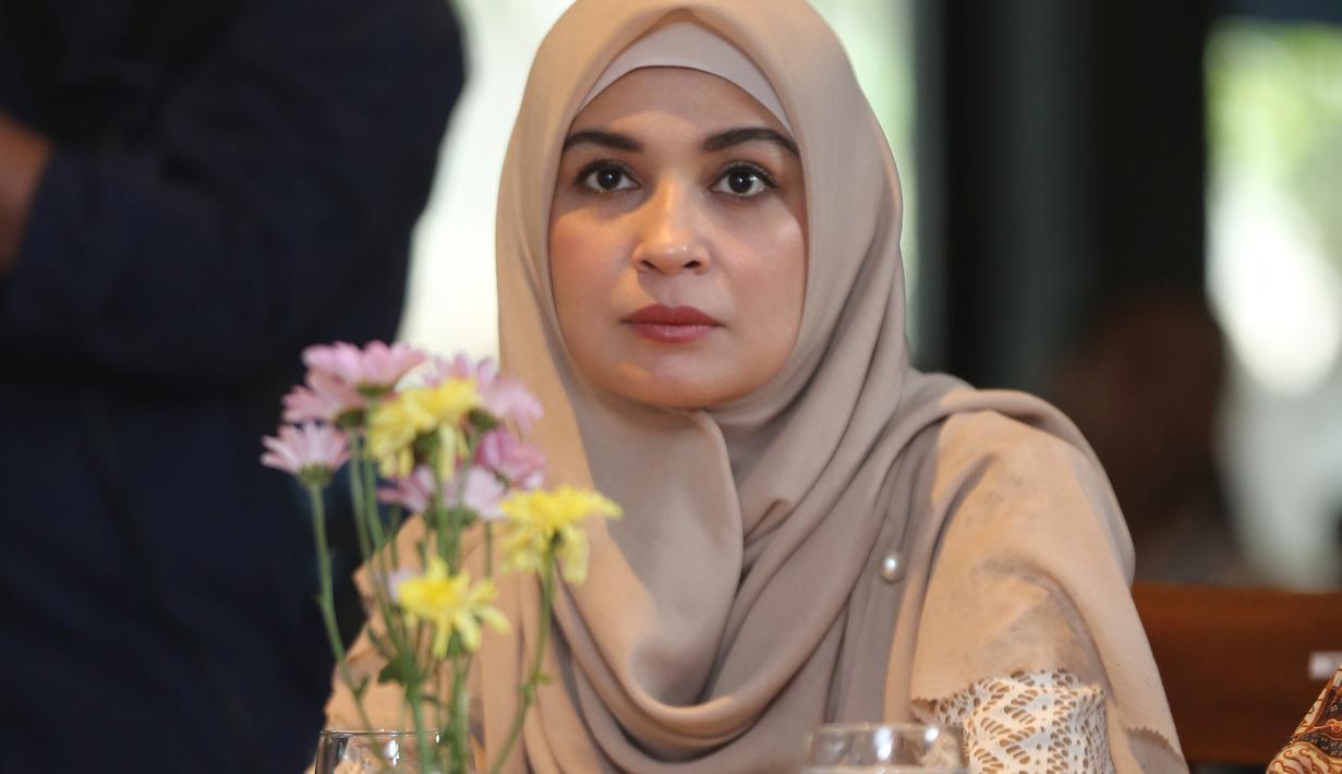 Shireen  Sungkar  Senang Wajahnya Terpampang di Badan 