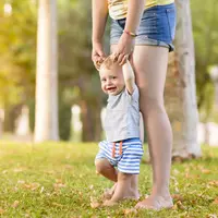 Buat Anak-anak, mana yang paling dianjurkan, jalan kaki tanpa sepatu atau tidak? (Ilustrasi/iStockphoto)