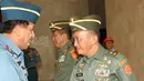 Citizen6, Jakarta: Sementara, Mayor Jenderal TNI Geerhan Lantara menerima jabatan sebagai Irjen TNI menggantikan Marsdya TNI Sukirno KS di Mabes TNI Cilangkap, Jakarta, Kamis (28/6). (Pengirim: Badarudin Bakri).