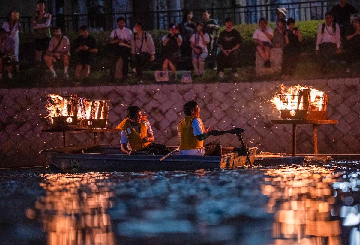 FOTO: 80 Tahun Tragedi Hiroshima, Api Unggun Menyala untuk Perdamaian