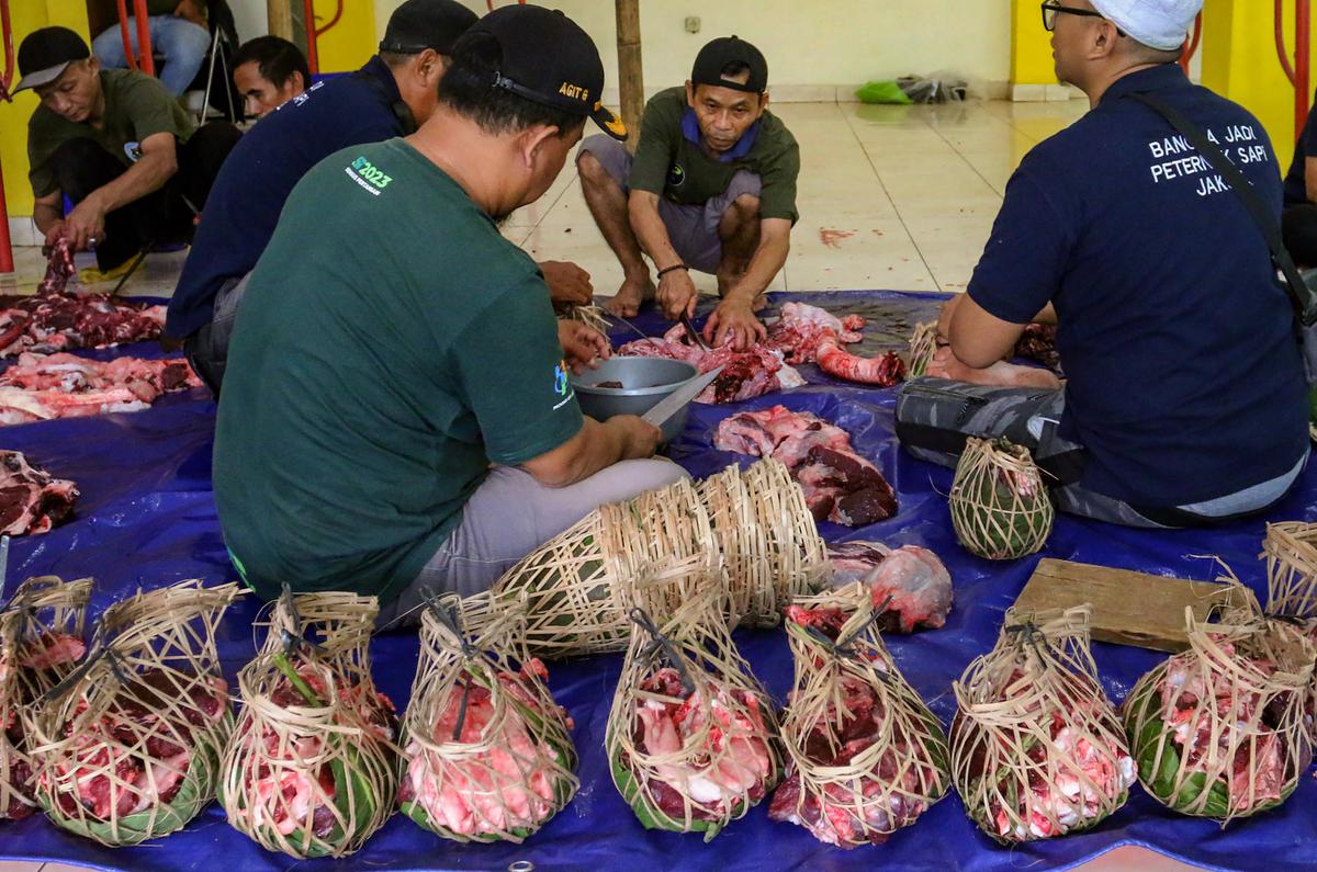 FOTO: Menghidupkan kembali Tradisi Andilan Potong Kebo di Jakarta