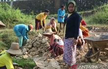 Tahukah Anda? Dua Desa di Sampang Terima Suntikan Dana Rp1 Miliar dari Program PISEW Kementerian PUPR