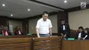 Terdakwa dugaan suap pengadaan satelit monitoring Bakamla, Fayakhun Andriadi saat menjalani sidang tuntutan di Pengadilan Tipikor, Jakarta, Rabu (21/11). Fayakhun divonis bersalah dan dihukum delapan tahun penjara. (Liputan6.com/Helmi Fithriansyah)