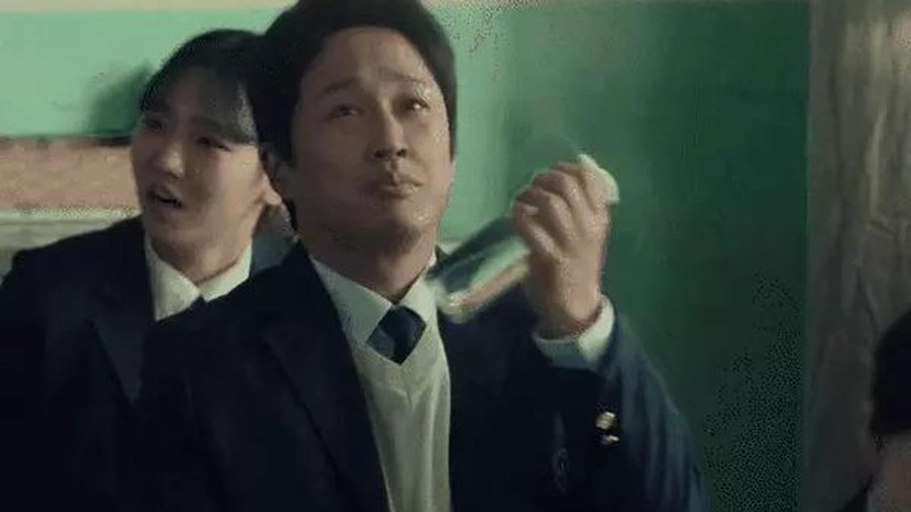 5. Cha Tae Hyun: Kembali ke Masa Muda di "Moving"