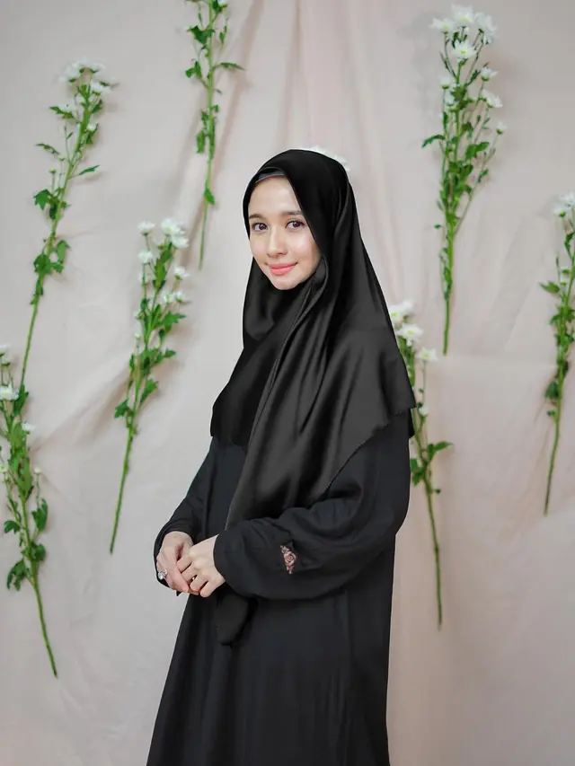 Laudya Cynthia Bella Bagi Tips Perawatan Rambut, Cegah Ketombe dan Kerontokan saat Pakai Hijab