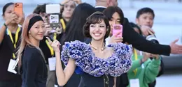 Intip gaya busana Lisa BLACKPINK yang mencuri perhatian di Paris Fashion Week (@elletaiwan)