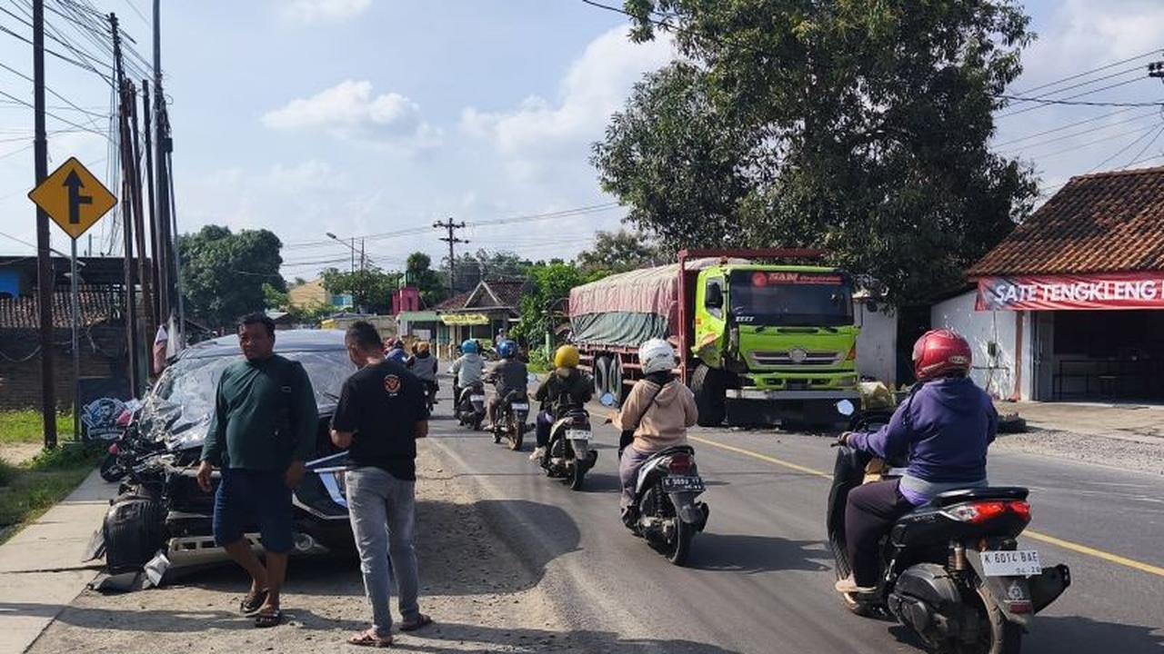 Polisi Selidiki Penyebab Kecelakaan Beruntun Blora-Cepu, Dua Pemotor Luka Berat